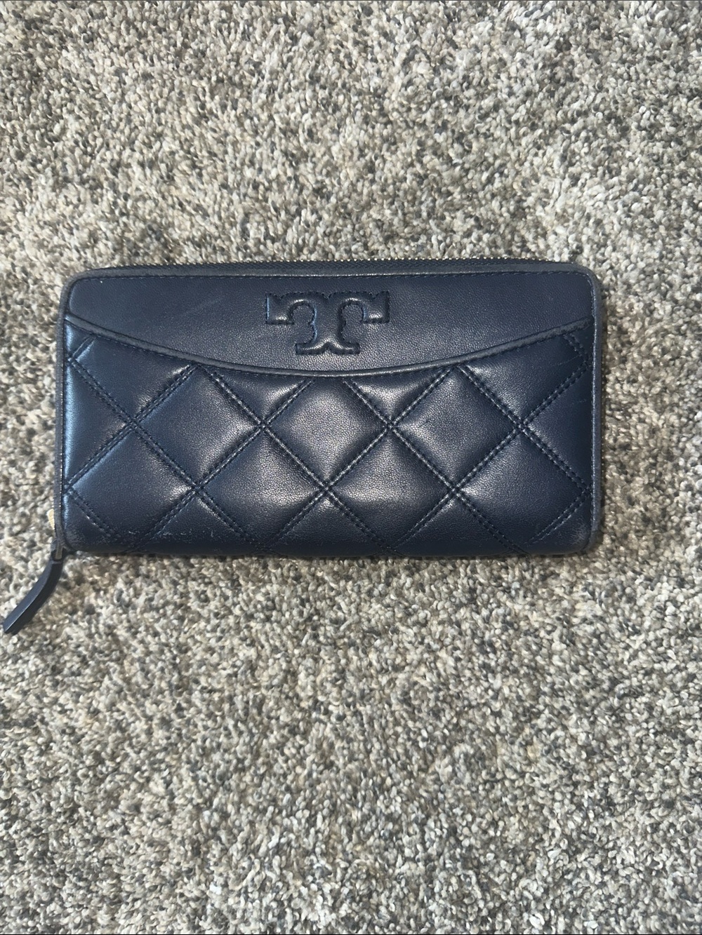 Tory Burch Quilted Leather Zip Wallet in Navy